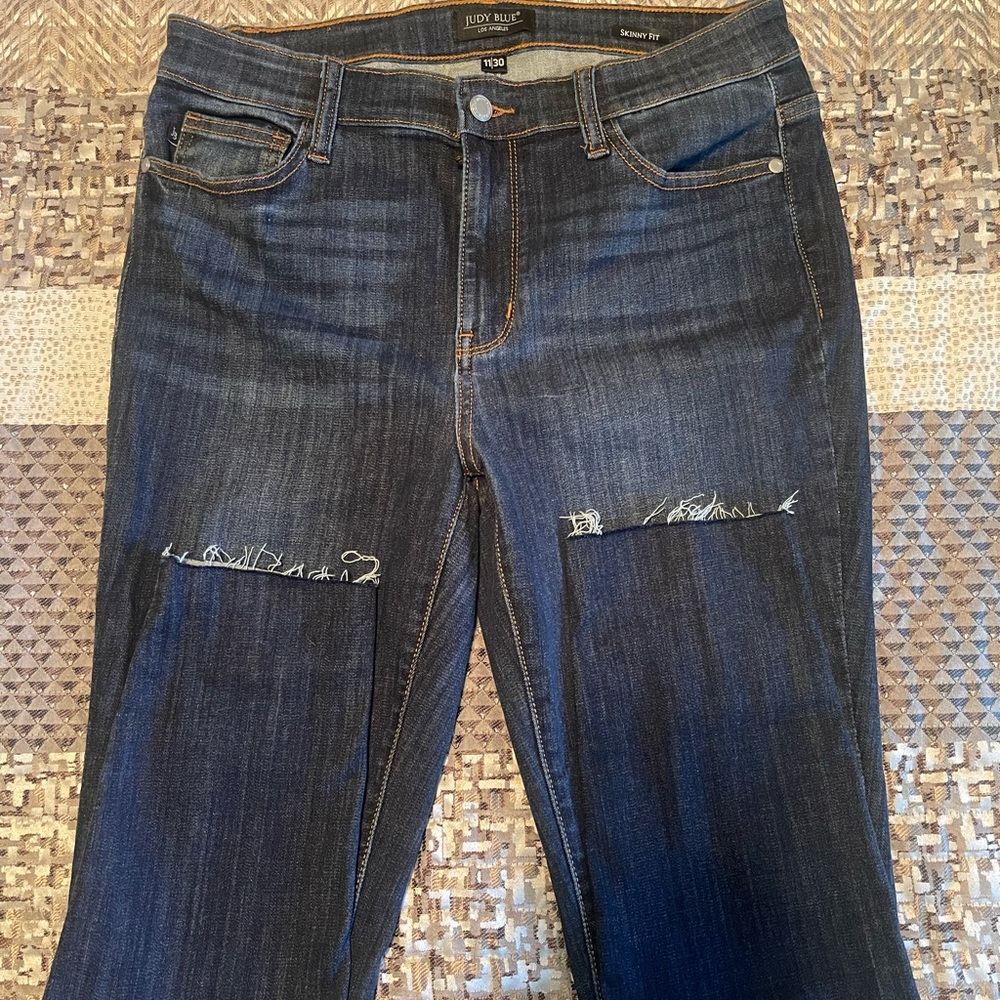 Judy Blue Dark Indigo Skinny Jeans with Frayed at the end. Size 11/30